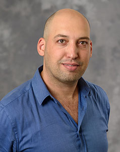 Dr. Yonatan Stelzer